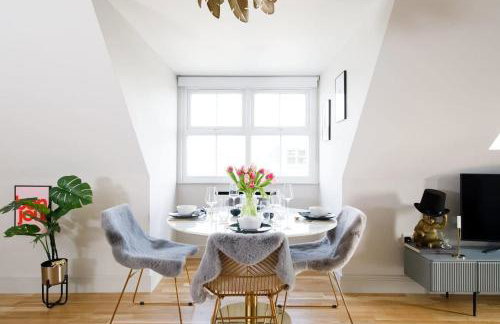 Luxury Penthouse ~ Super King Bed 5 min to Beach - Foto 9