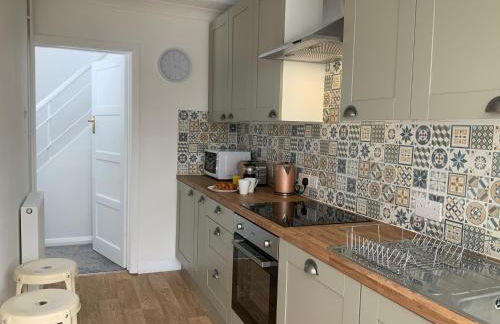 4 Bedroom House By Your Stay Solutions Short Lets & Serviced Accommodation Southampton With Terrace & Garden - Foto 29