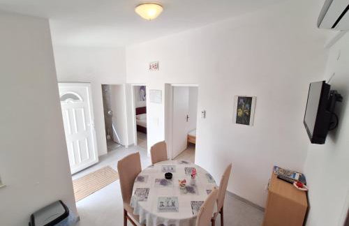 Sunny Bi-Pi Apartment - Photo 33