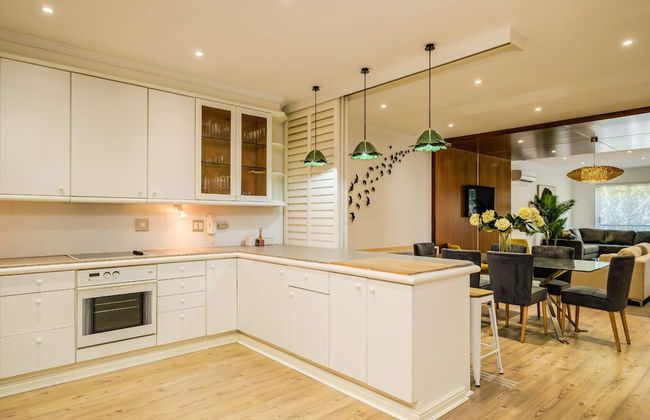 Contemporary Apartment Close to the Radisson Majolica - Photo 31