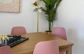 The Pink Cactus - Desert Retreat - Luxe Pool, Golf & Game Room - Foto 27