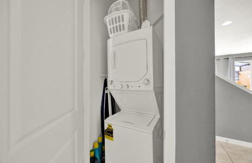 Beautiful 3 Bedroom Villa with Private Hot Tub, 10 mins to Disney! - Foto 29