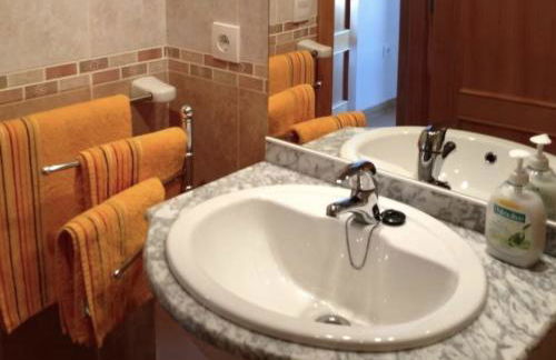 3 BEDROOM LUXURY PENTHOUSE, BEACH, POOL, and GOLF, WIFI, Large TV SATELLITE,GARAGE - Foto 22