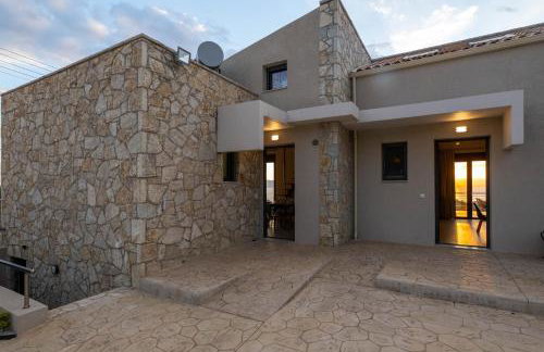 A V Luxury Apartments with Private Pools - Photo 45