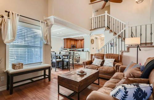 Pet Friendly Townhome WIth A Fireplace And A King Bed In Littleton - Foto 6