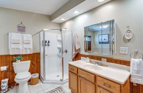 Charming Cottage Steps to Lake Wandawega! - Foto 15