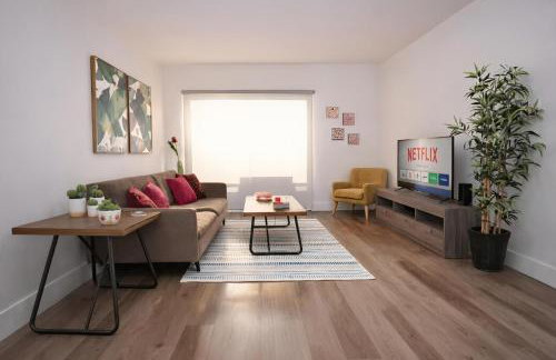 Los Angeles Premium City Suites - Free Secured Parking - Photo 8
