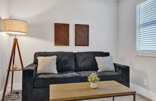 Rustic Retreats Beachy 1BR for 4 guests in the heart of Fort Lauderdale - Foto 5
