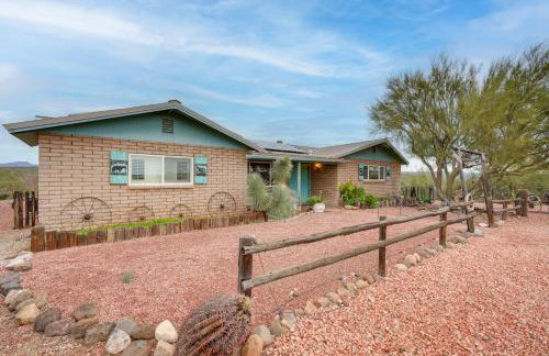 Horse-Friendly Ranch Retreat in Wickenburg! - Photo 2