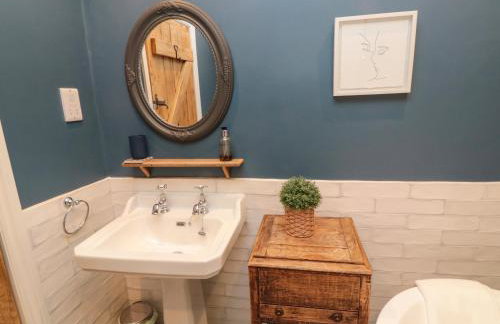 Cedar Cottage - Photo 26