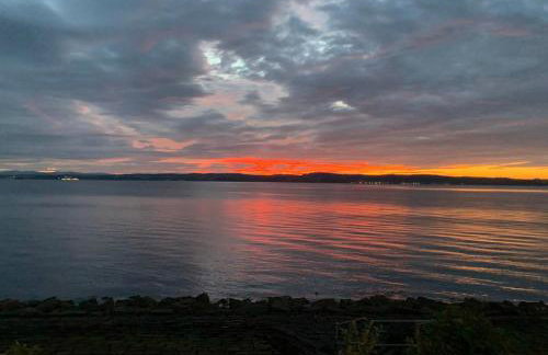 Beautiful modern sea-side apartment in the city - Foto 22