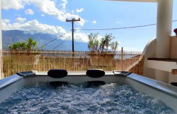 Marily's seaview suite with private JACUZZI and BBQ - Photo 2