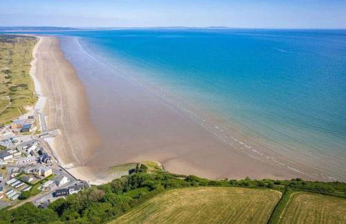 Pendine Sands Edith Villas - a luxury seaside home with beautiful sea views - Photo 6