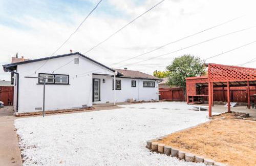 Arden Family Home BBQ Big Kitchen Backyard Pet W/D - Photo 14