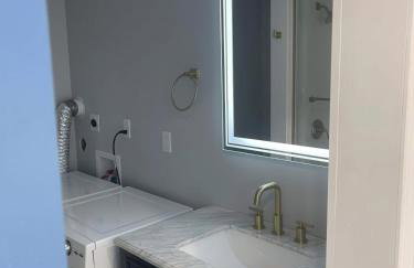 Lakefront Gem Cozy Stay w Dock Sunset Views - Foto 13