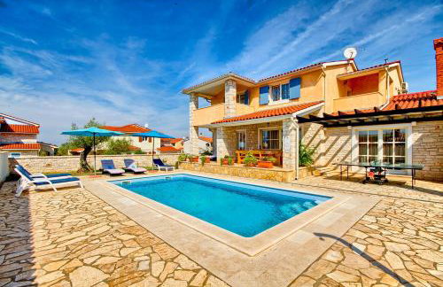 Charming villa Oliva with 4 bedrooms near the wonderful village of Fazana - Foto 14
