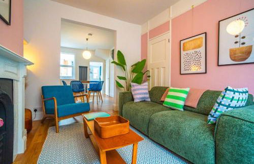 Ramsgate Family Cottage nr Beach -Harbour- Sleeps 4 - Garden - Parking on Street - Foto 1