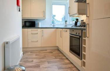 Parkgate 2 bed, private parking, Rosyth M90 - Photo 14