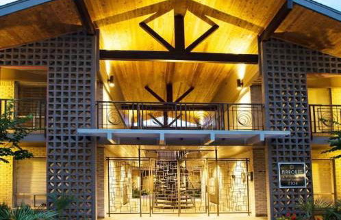 Special 2BR Galleria Condo Pool View Private Entrance - Foto 3