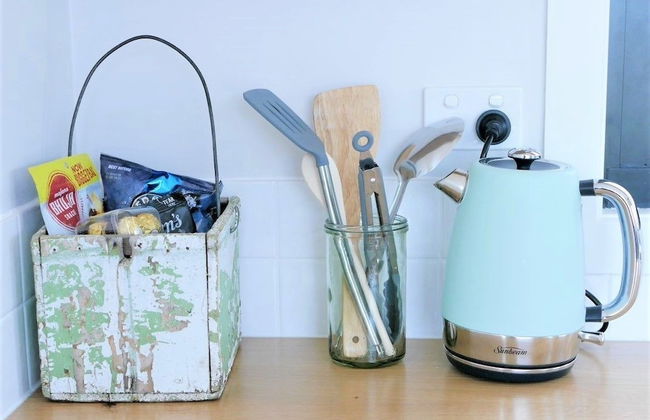 Flotsam Studio Accommodation - Photo 36