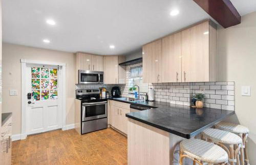 Tropical Oasis Located Near Lake With Pool and Hot Tub - Foto 43