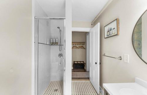TuckAway Suites at East Branch - Foto 38