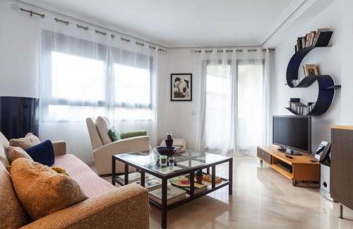 Valencia las Artes y Ciencias + Garaje + Netflix - Photo 1