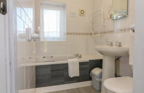 The Cottage - Photo 10