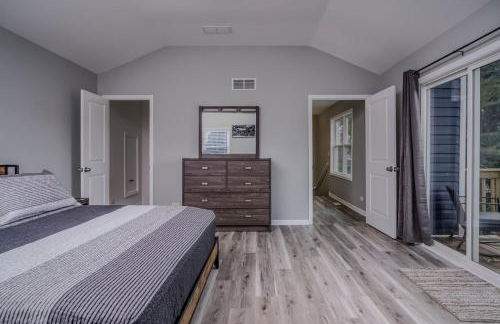 3BR 2BTH Waterfront Vacation Rental on Riverwalk to Downtown McHenry with Pier - Foto 40