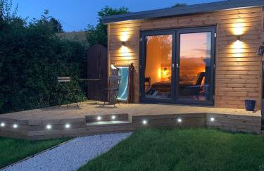 Unique Private Wood Cabin near Jurassic Coast in Dorset Countryside - Photo 16