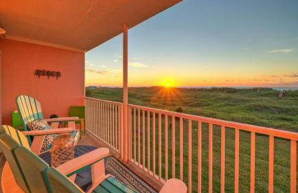 Oceanfront Condo w/ Private Balcony Pool + Tennis Bubbly Blew by Avantstay - Foto 70