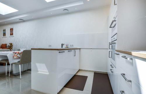 Stylisch und Schick, neue Wohnung, U-Bahn 2 Minuten - Photo 35