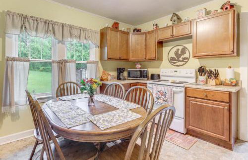 Grandmas Farm House on 125 Acres with Fire Pit! - Foto 7