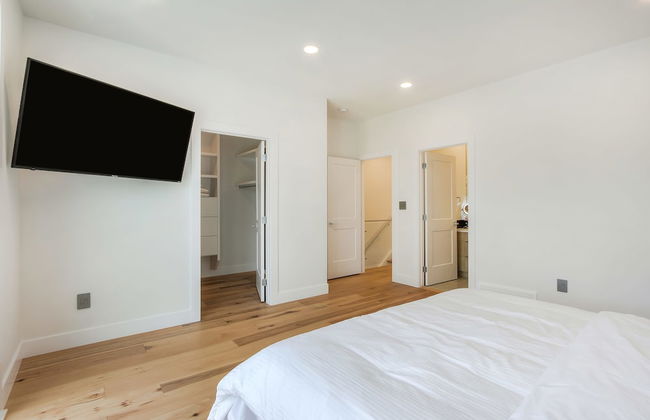 New Luxury Townhome 29 - Photo 2