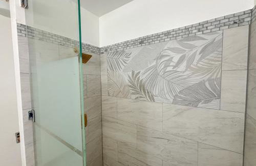 Blue ocean views, AC, 2B2B, Pool, 2 Min Magic sands Beach - Foto 23