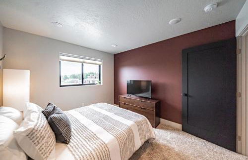 Stylish Townhome Walkable Garage - Foto 26