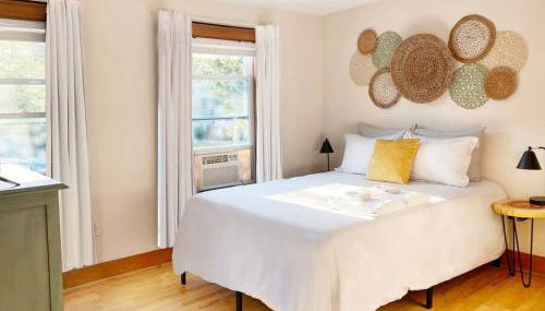 Cozy 3 Bedroom Getaway with Hot Tub - Foto 2