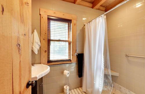 Cabin with Catch and Release Pond in Hueytown! - Foto 9