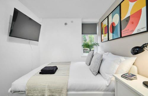 Luxury Lower-Level Two Bed Apt - Foto 13