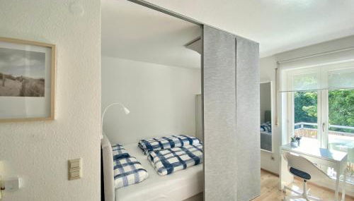 Stilvolles Apartment mit Balkon, Küche & Parkplatz - Waldstetten Zentrum - Foto 3