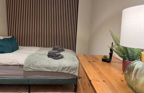 Spacious & Modern Family Gem - Foto 12