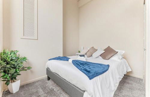 Downtown Gym Sauna Parking Pet Friendly - Photo 2