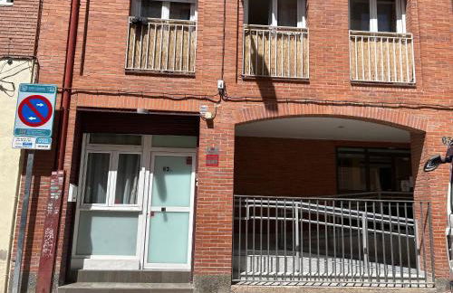 Bonito Apto Cinco Torres Plaza Castilla - Foto 2