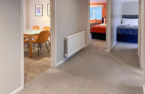 BLUNSDON LODGE - Spacious Bungalow, High Speed Wi-Fi, Free Private Parking, Garden - Foto 7