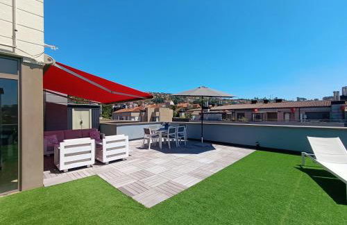 Ático Chill-Out de lujo con piscina y garaje gratis - Foto 12