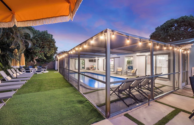 Coastal Retreat Stylish 4 BDR w/ Private Pool! - Foto 29