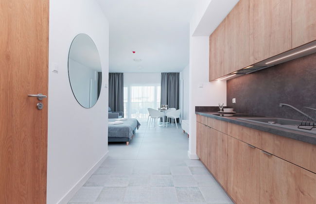 Aquamarina Prima Apartments by Renters - Photo 7