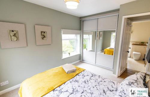 Smithy Bank Cottage - with free parking! - Photo 12