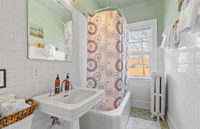 Uptown Urban Living - Photo 15