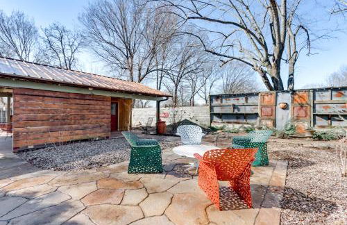 2 Mi to UA Central Fayetteville Home with Patios - Foto 3